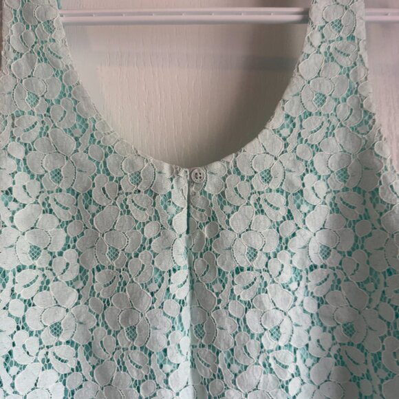 Artiza Talula Lace Tank Top - Picture 5 of 6